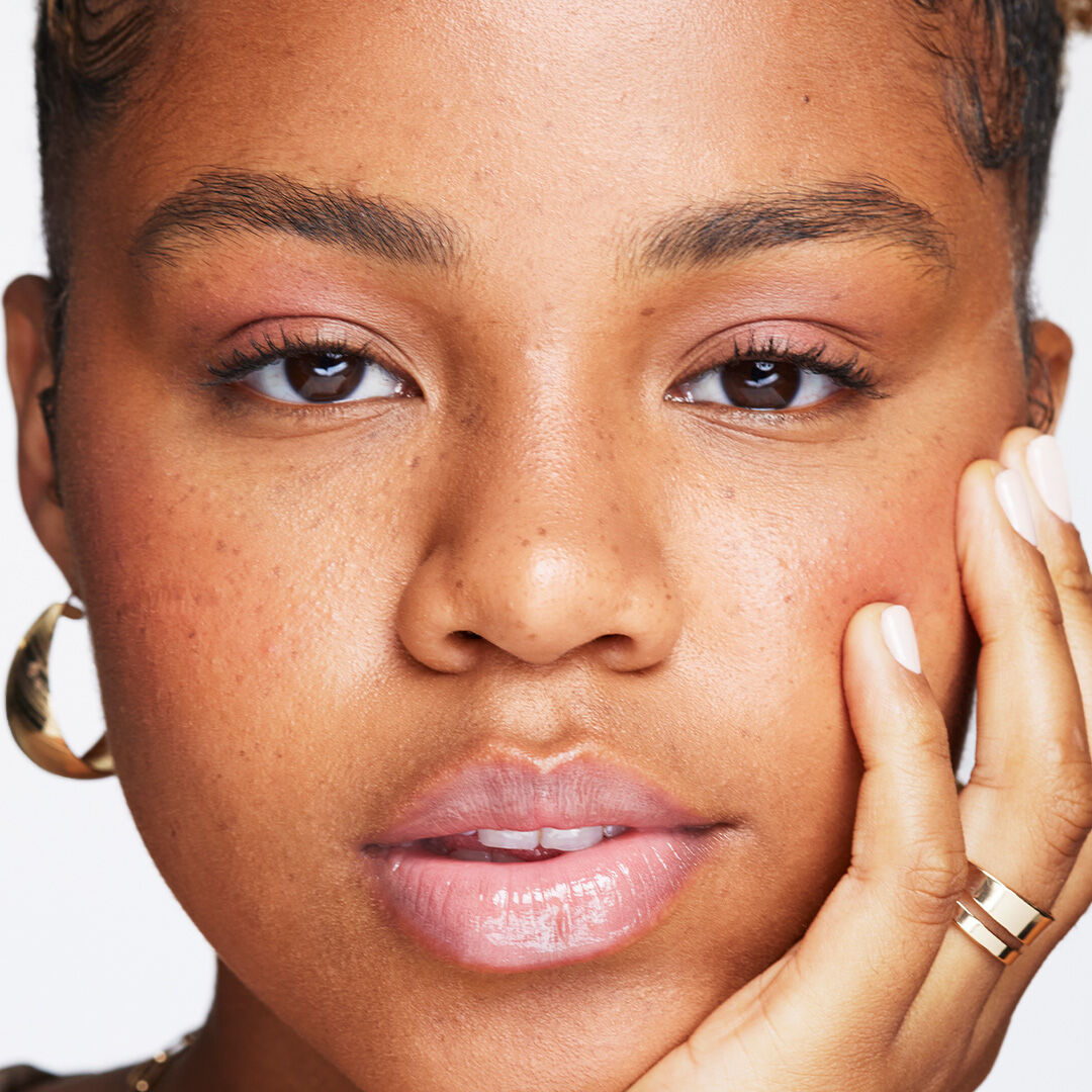 REVOLUTION POUT BOMB PLUMPING GLOSS
