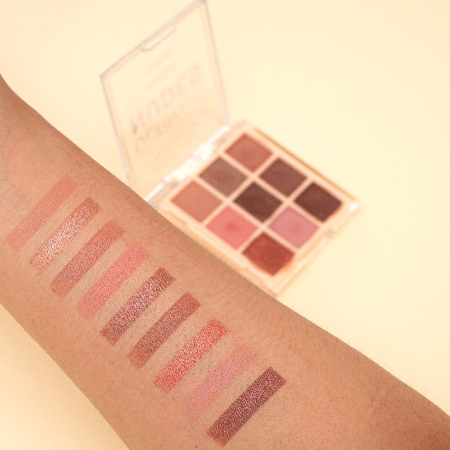 REVOLUTION ULTIMATE NUDES SHADOW PALETTE MEDIUM