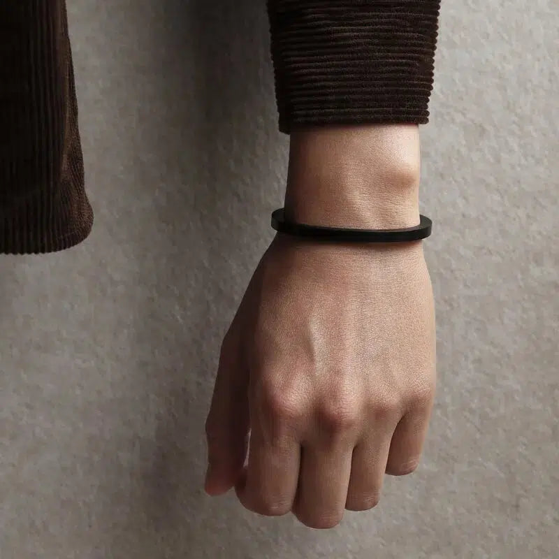 5X5 BANGLE BLACK