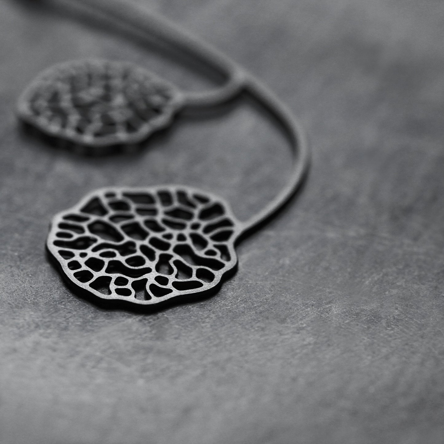 CONNECT PENDANT SMALL BLACK WITH CHAIN
