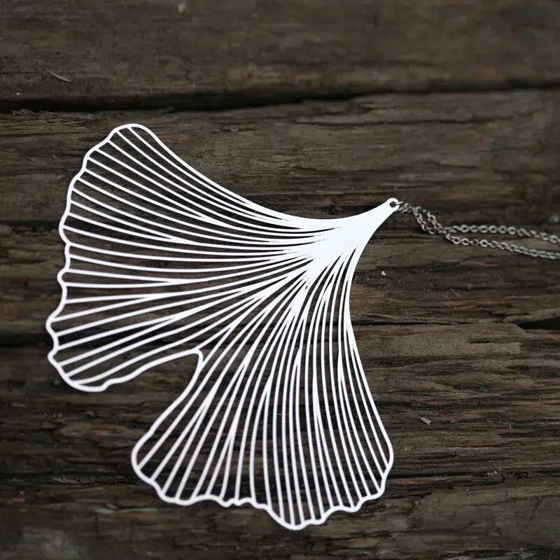 GINKGO PENDANT LARGE SILVER WITH CHAIN