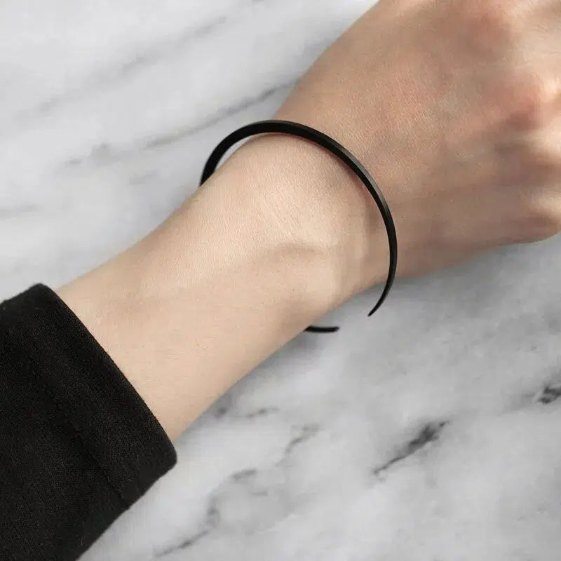 MOONLIGHT BANGLE 60MM BLACK