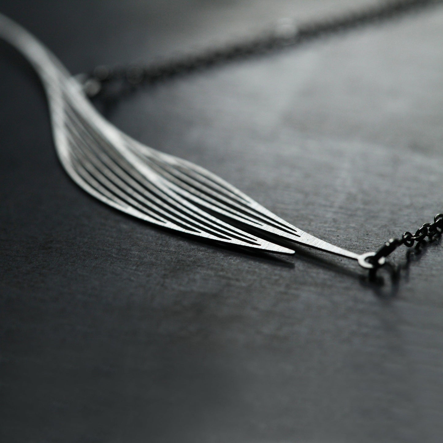RIPPLE PENDANT SMALL SILVER WITH CHAIN