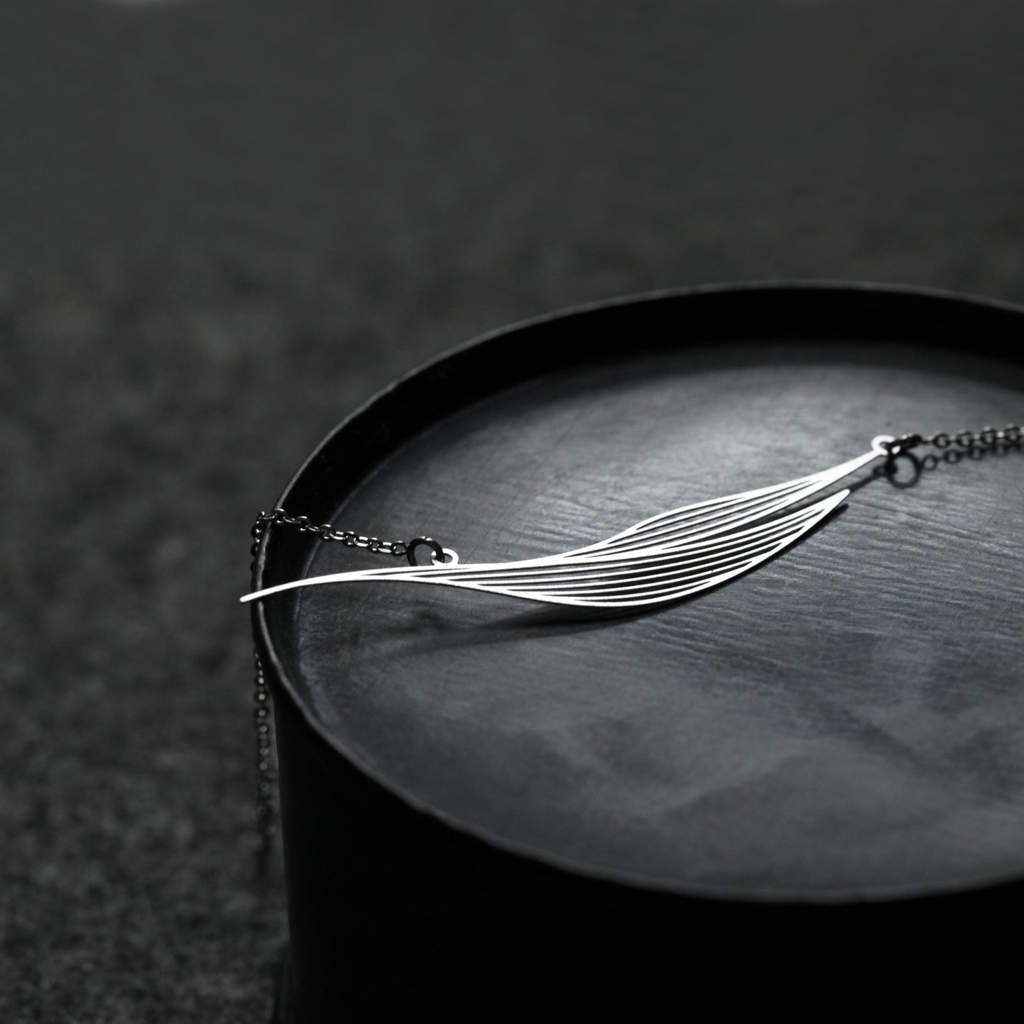RIPPLE PENDANT SMALL SILVER WITH CHAIN