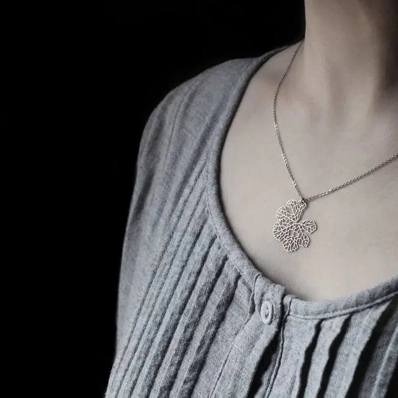 SKELETON LEAF PENDANT SMALL SILVER WITH CHAIN