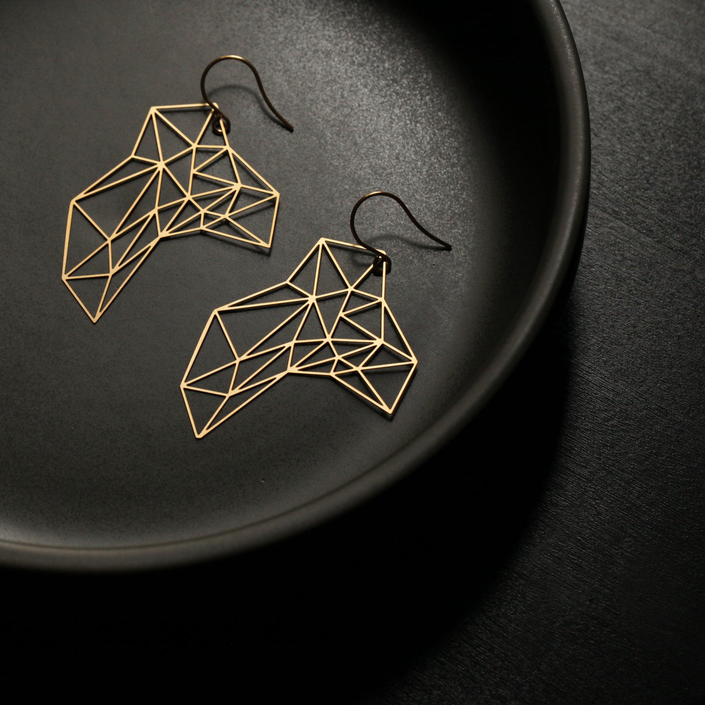 STONE EARRINGS MEDIUM GOLD