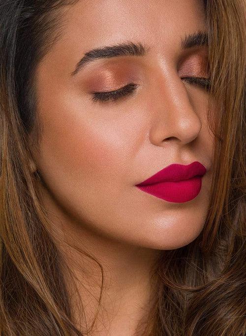 10HR LIPPING ON THE EDGE LIP LINER