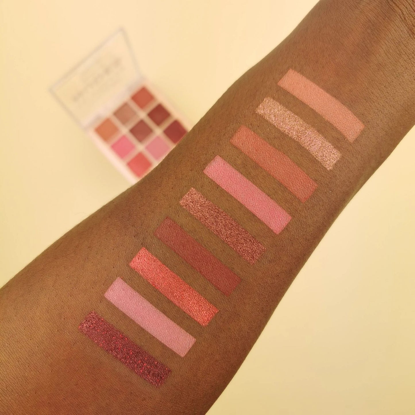 REVOLUTION ULTIMATE NUDES SHADOW PALETTE MEDIUM