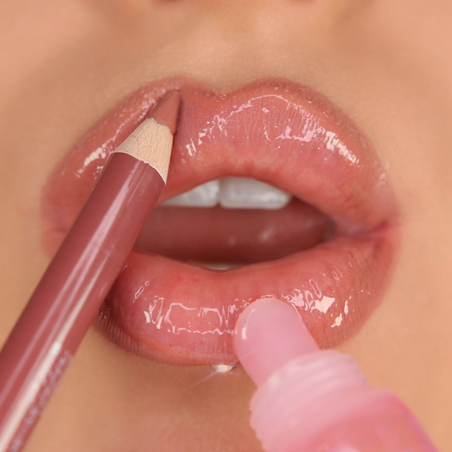 CLUELESS X REVOLUTION LIP LINER TAI
