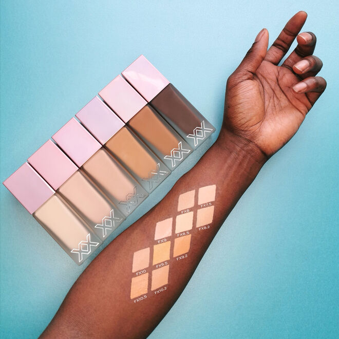 XX REVOLUTION GLOW SKIN FAUXXDATION  FX10