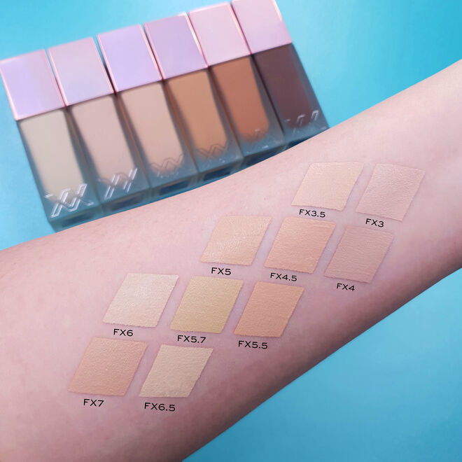 XX REVOLUTION GLOW SKIN FAUXXDATION  FX10