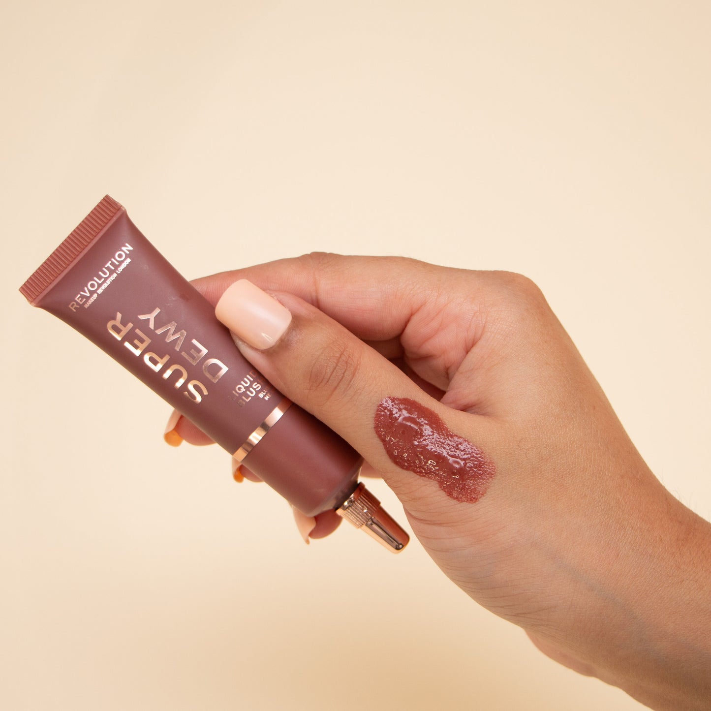 REVOLUTION SUPERDEWY LIQUID BLUSH BLUSHING IN LOVE