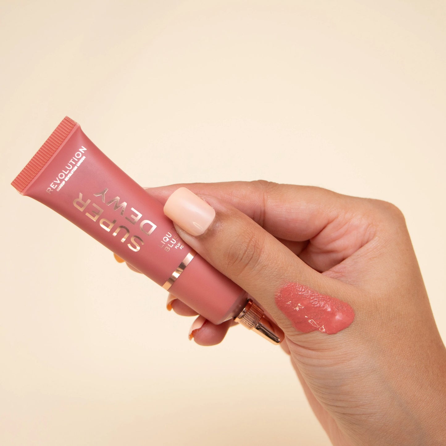 REVOLUTION SUPERDEWY LIQUID BLUSH BLUSHING IN LOVE