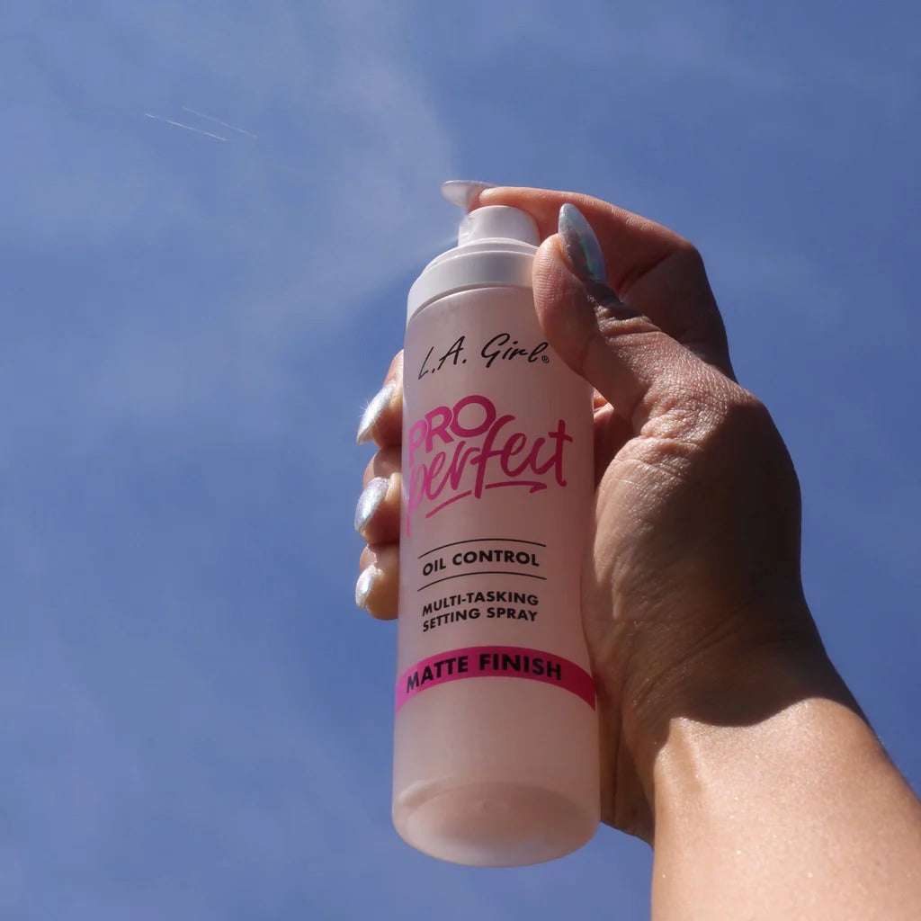 PRO PERFECT LONG-WEAR SETTING SPRAY BLURRING MATTE