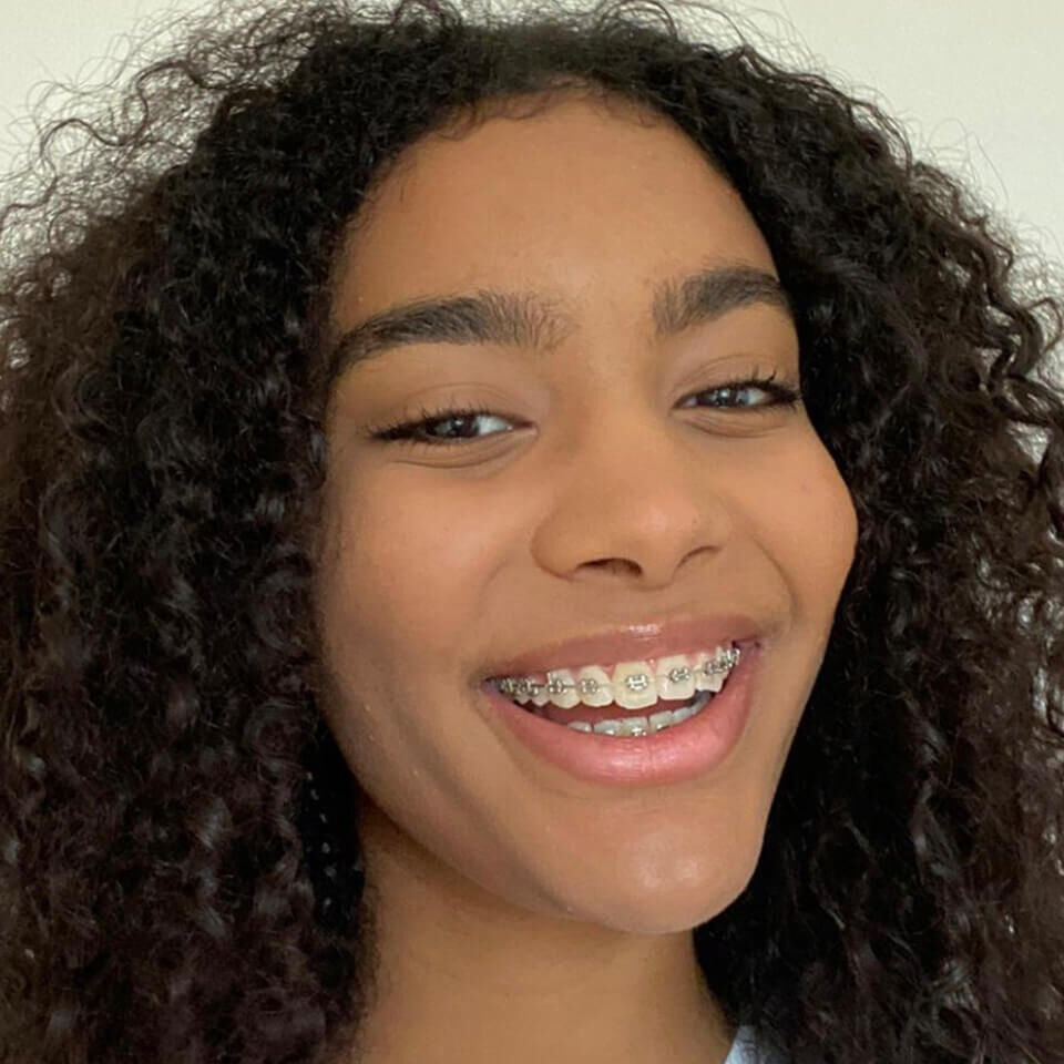 REVOLUTION CONCEAL & DEFINE 16H FULL COVERAGE CONCEALER