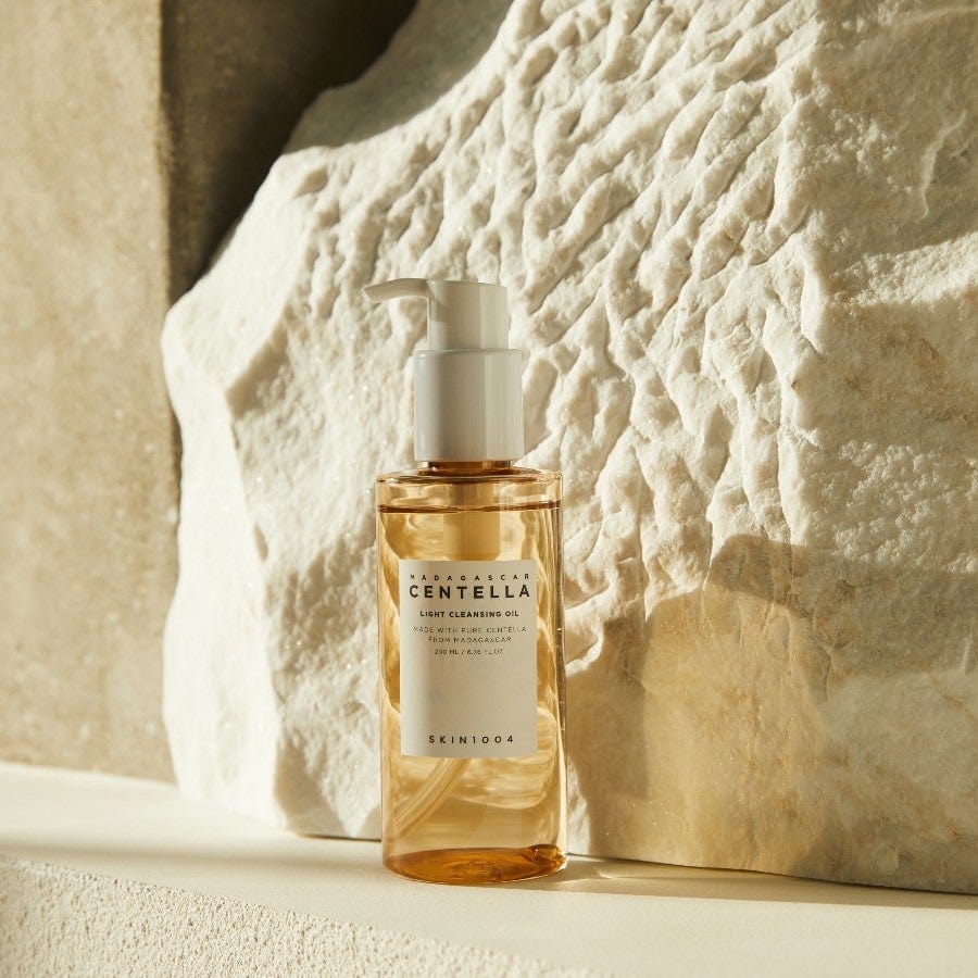 MADAGASCAR CENTELLA LIGHT CLEANSING OIL 200ML