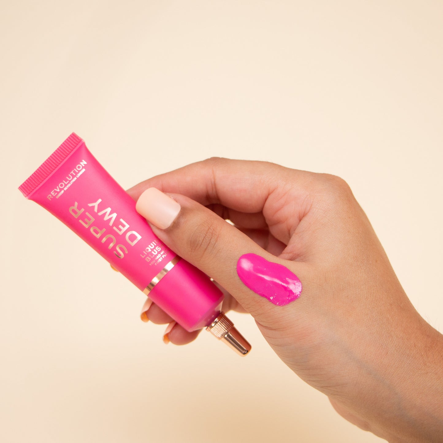 REVOLUTION SUPERDEWY LIQUID BLUSH BLUSHING IN LOVE