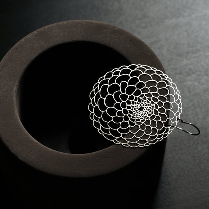 DAHLIA EARRINGS MEDIUM SILVER