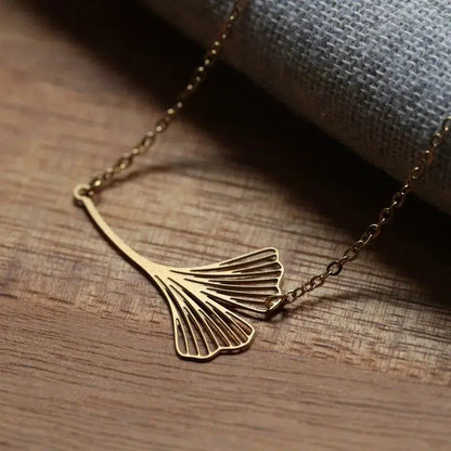 FLYING GINKGO PENDANT SMALL GOLD WITH CHAIN