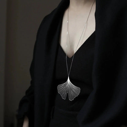 GINKGO PENDANT LARGE SILVER WITH CHAIN