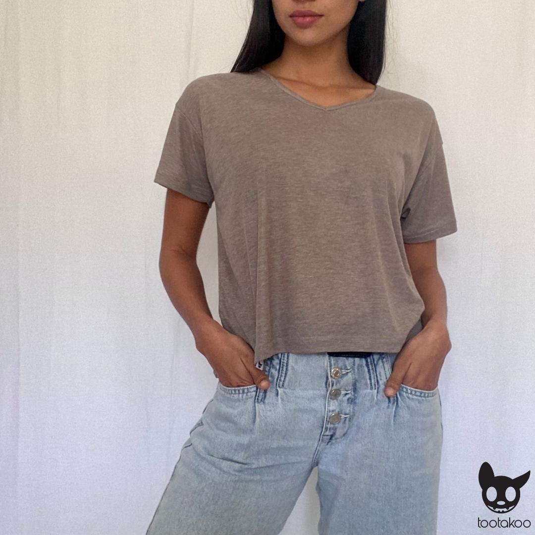 HOOMAN ESSENTIALS (SHE) CROP TOP BEIGE
