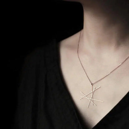 LINE PENDANT SMALL GOLD WITH CHAIN