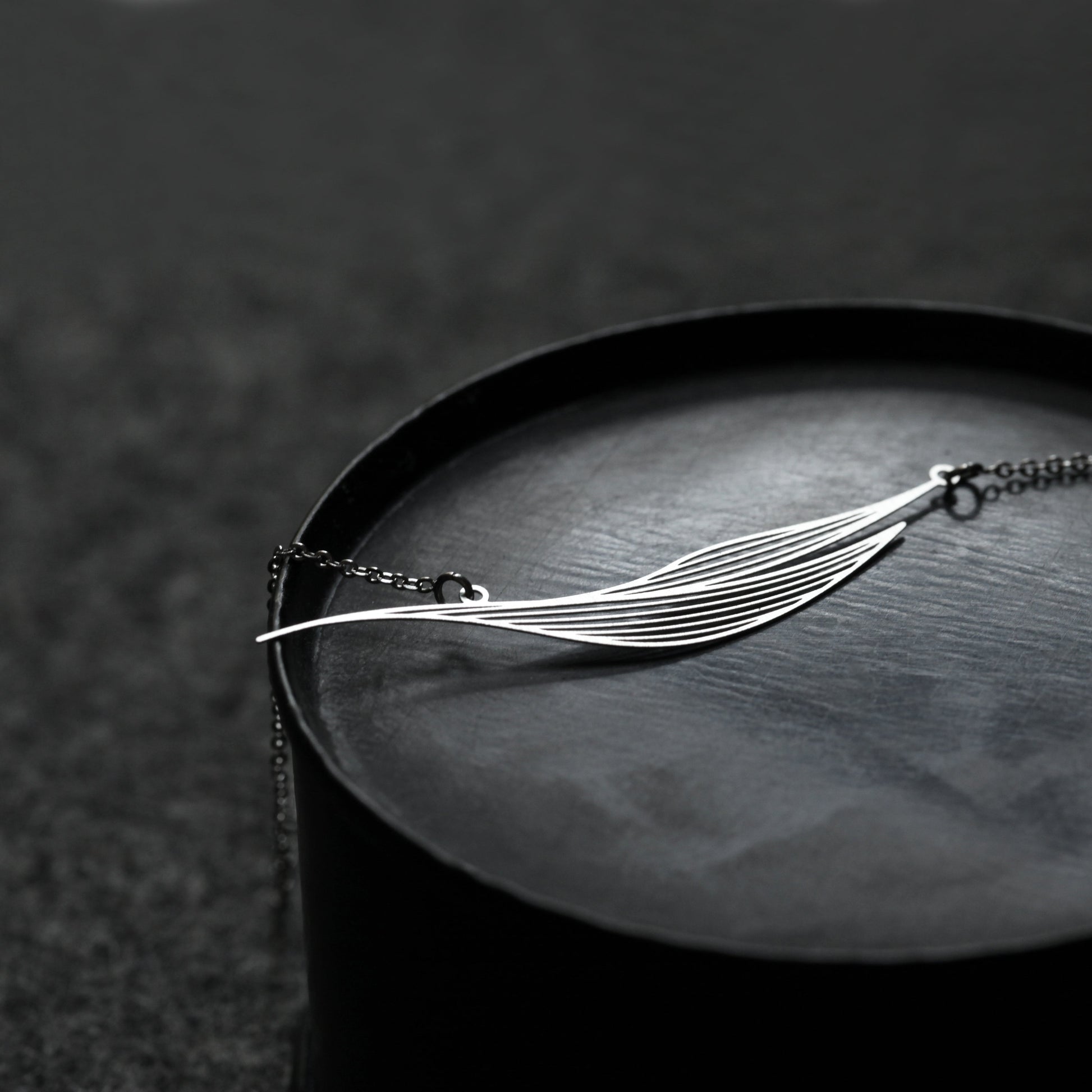 RIPPLE PENDANT SMALL SILVER WITH CHAIN