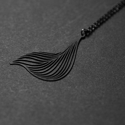 SOFT PENDANT SMALL BLACK WITH CHAIN