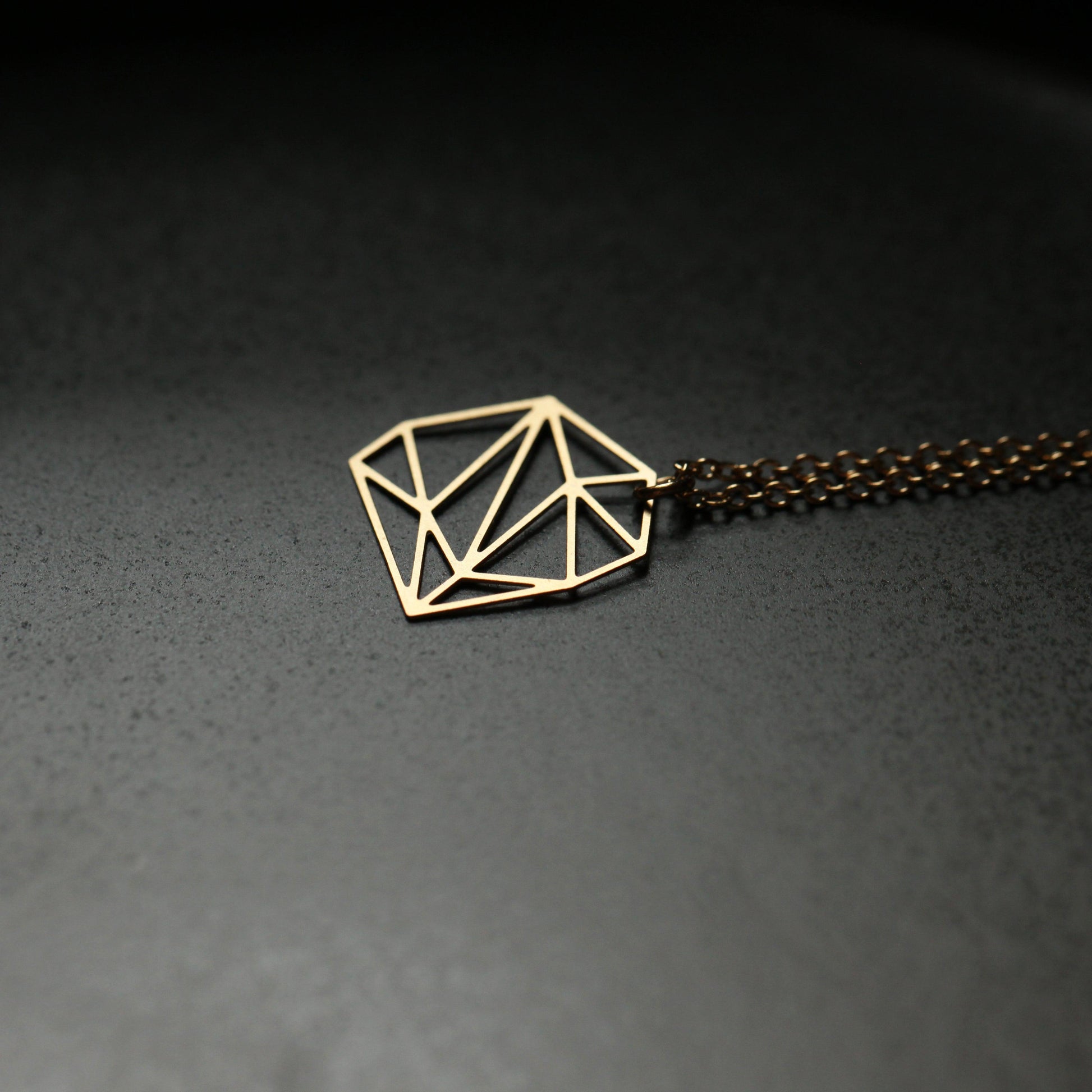 STONE PENDANT EXTRA SMALL GOLD WITH CHAIN