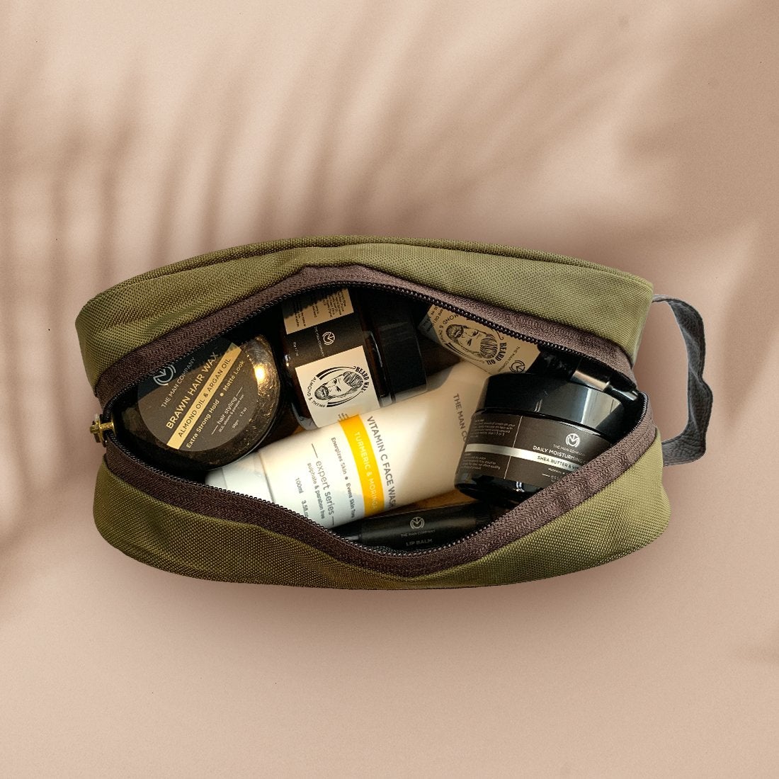 THE GENTLEMAN’S GROOMING POUCH