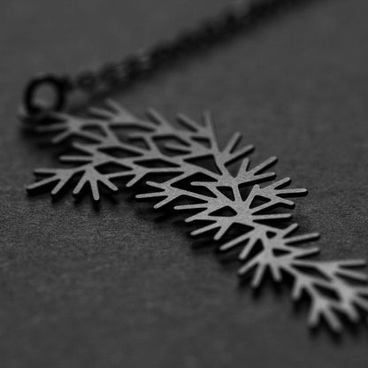 WATERWEEDS PENDANT SMALL BLACK WITH CHAIN