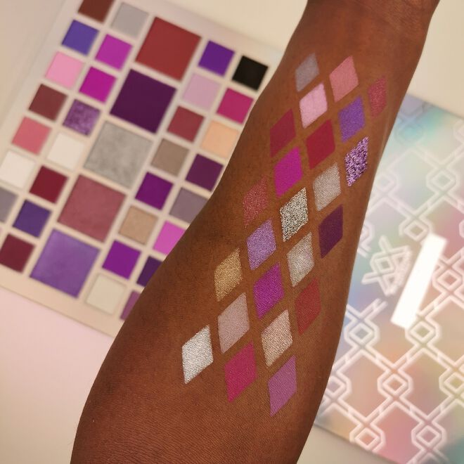 XX REVOLUTION X SHADOW PALETTE X-GEN